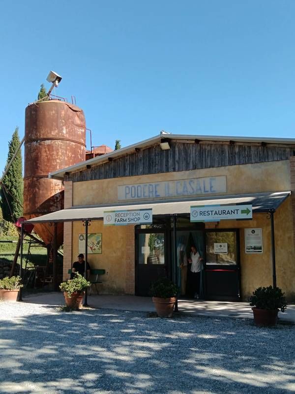 Podere Il Casale farm shop and restaurant